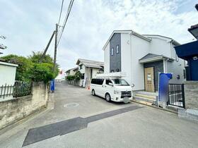 東京都三鷹市大沢５丁目