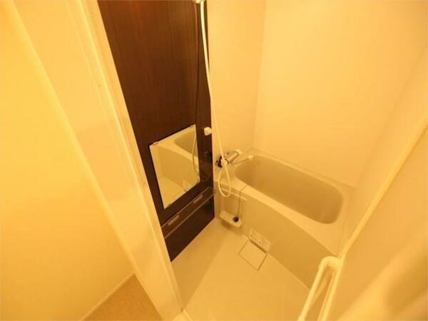 画像5:バスルーム　浴室暖房乾燥機付き　同仕様写真