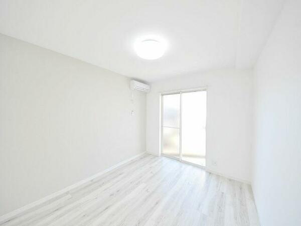画像3:白を基調としたお部屋
