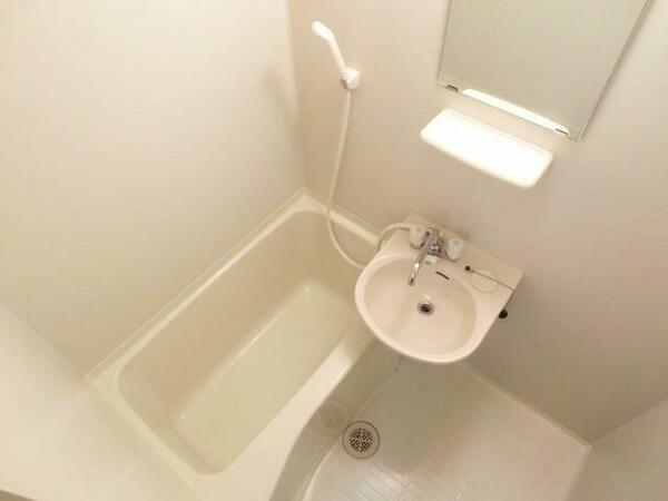 画像7:浴室乾燥機能付バスルーム
