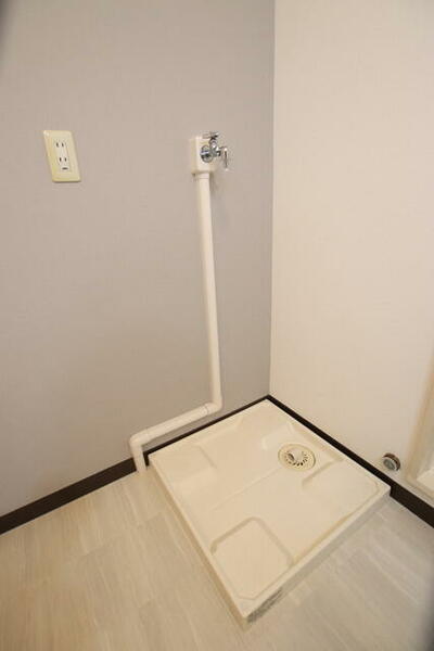 画像16:シャワー付き洗面台