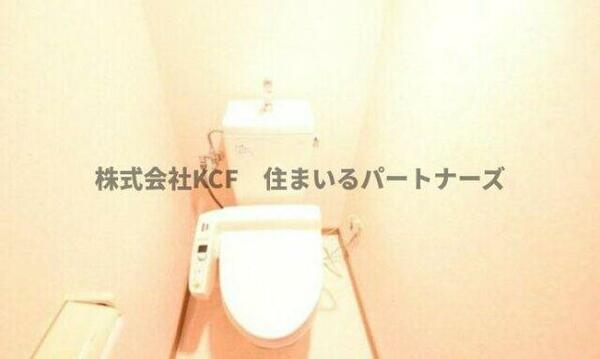 画像11:落ち着いた色調のトイレです