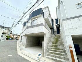 神奈川県横浜市西区藤棚町１丁目