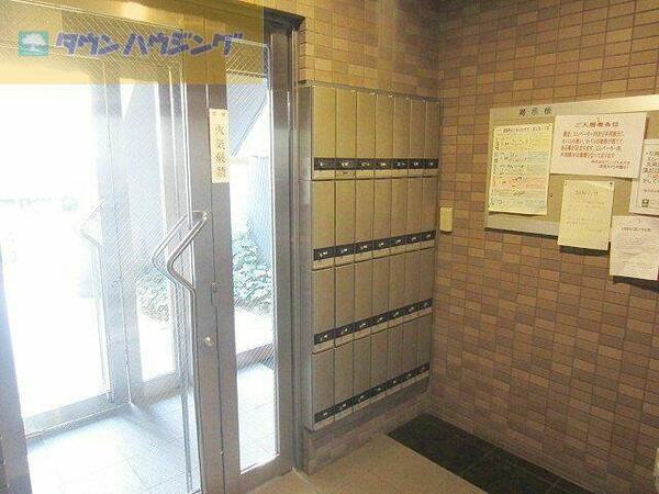 画像16:礼金ゼロ。駅併設ショッピング街まで徒歩10秒です。