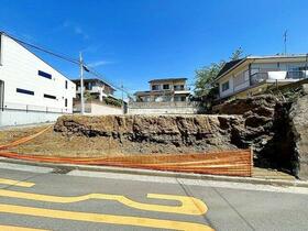 神奈川県横浜市金沢区富岡西１丁目