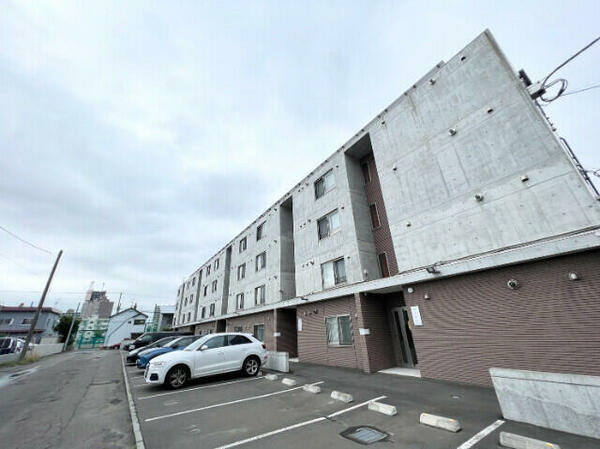 北海道札幌市白石区菊水八条１丁目(賃貸マンション2LDK・2階・50.08㎡)の写真 その1
