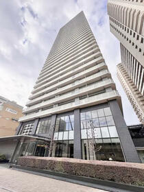 ルネッサなんばタワー