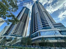 ＴＨＥ　ＴＯＹＯＭＩ　ＴＯＷＥＲ　東ウイング