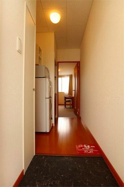 画像8:広い玄関スペースで使い勝手良好・別号室参考写真