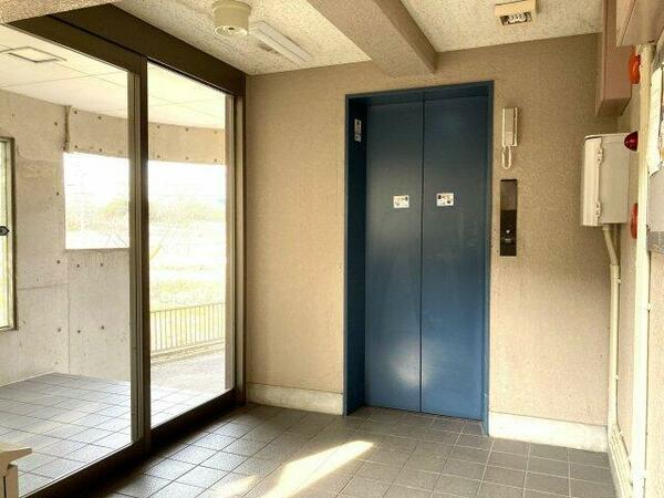 画像14:ジャパンエレベーターがエレベータを管理しています