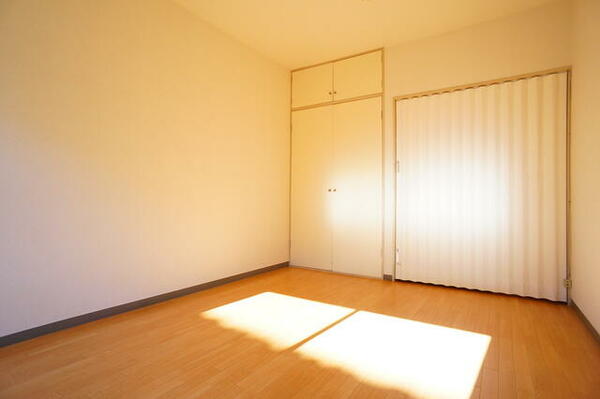 画像8:明るい雰囲気で暮らしやすい！優しい質感の室内がオススメ☆
