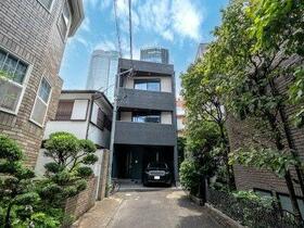 東京都港区西麻布１丁目