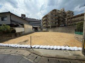 福岡県福岡市南区老司１丁目