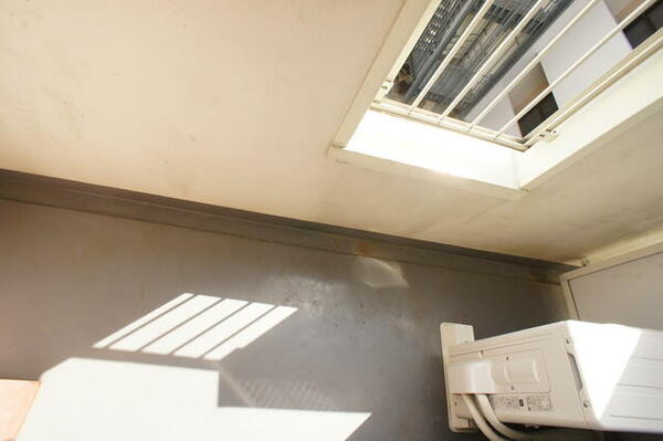 画像12:バルコニーがあるので洗濯物を太陽の下で干すことができます♪