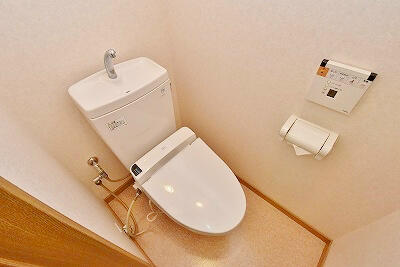 画像10:温水洗浄便座　サービス設置の場合あり。現況優先。