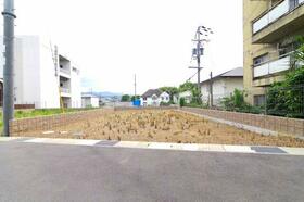 大阪府泉南郡熊取町小垣内１丁目