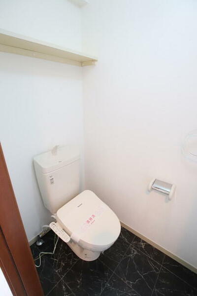 画像9:清潔感のあるトイレ