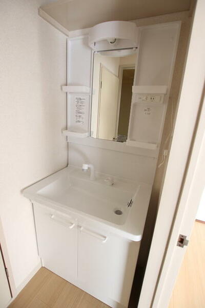 画像16:忙しい朝に便利な独立洗面台です☆【別室参考写真】