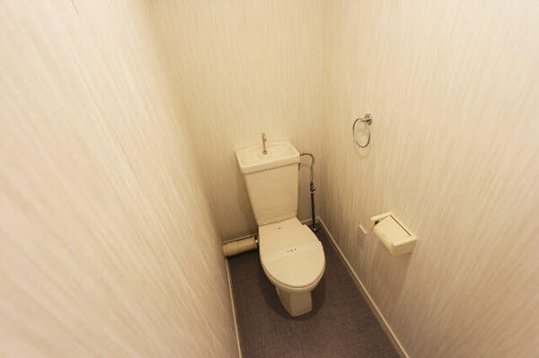 画像10:広いトイレ