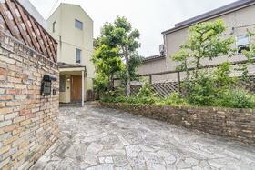 東京都世田谷区岡本３丁目