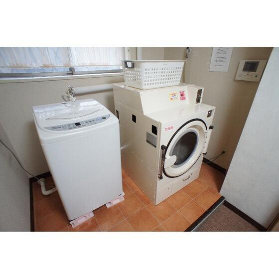 画像10:共用洗濯機、乾燥機