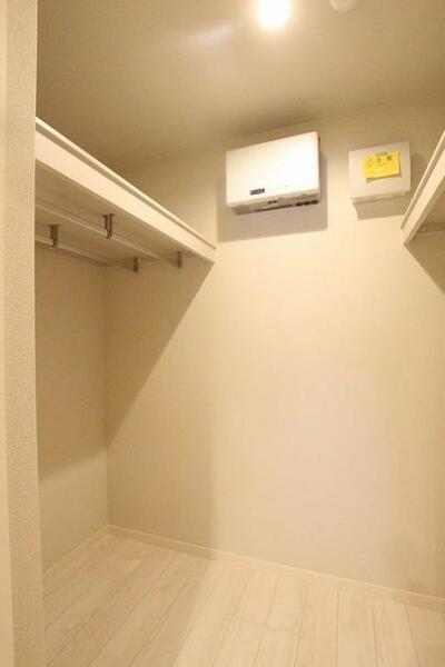 画像9:浴室暖房乾燥機付きの広々とした浴室です。