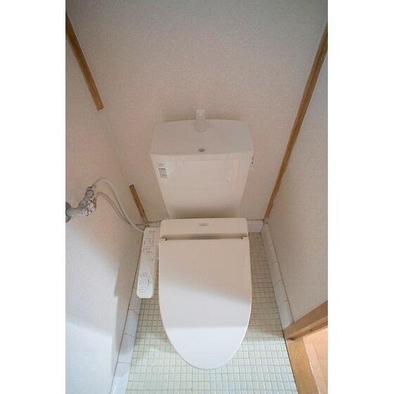 清潔・快適な温水洗浄便座付きのトイレ♪