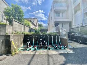 東京都新宿区上落合２丁目