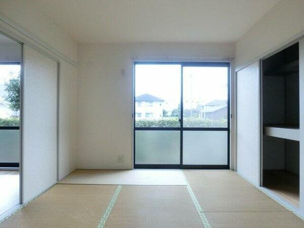 画像9:日本らしい落ち着いた雰囲気の和室です