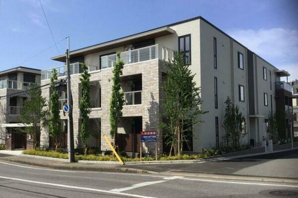 画像13:重厚感のあるマンションです♪バルコニーは2方向にわかれています☆