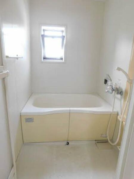 浴室：自動湯張機能・追焚給湯機能付きのお風呂でいつでも快適入浴タイム♪