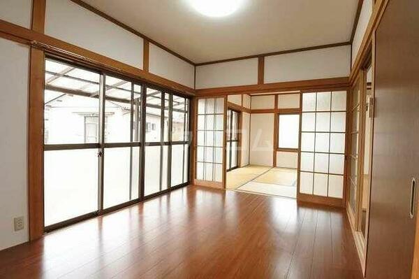 detached 茨城県龍ケ崎市水門

地図を見る