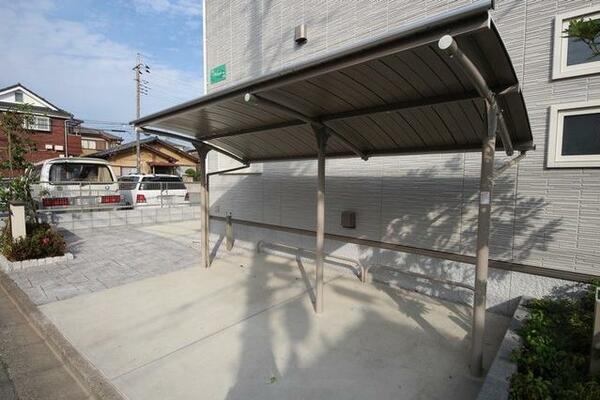 画像6:入居者専用の屋根付駐輪場です。