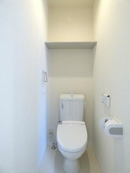 画像10:【トイレ】暖房洗浄付便座でゆったりのんびりお過ごし下さい。
