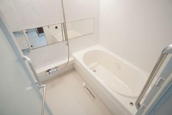 画像10:【浴室】浴室換気乾燥暖房機・追い焚き機能付きです。