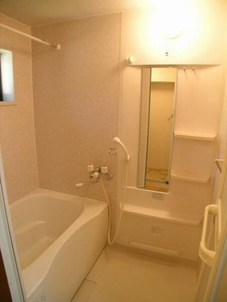 画像7:【浴室】バストイレ別の浴室です☆