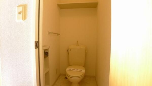 画像10:◇トイレ◆トイレです。上部には便利な棚を設けています。