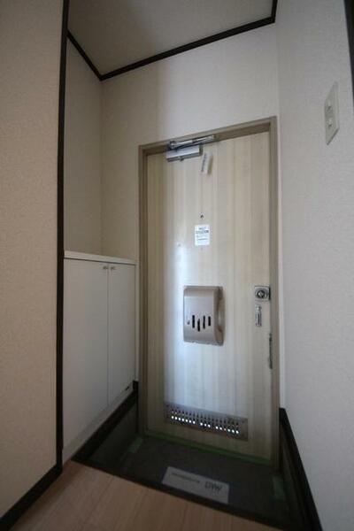 画像11:【玄関】シューズボックスがございますのでお履物を整理することができ、玄関スペースを広くお使い頂けます