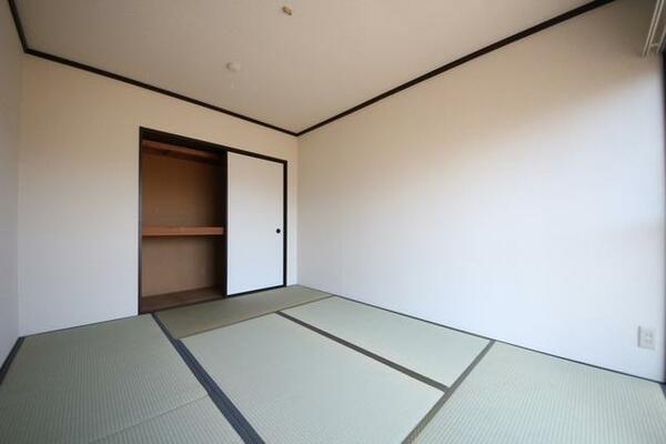 画像5:【和室】収納スペースがあるのでお部屋を広くお使い頂けます！