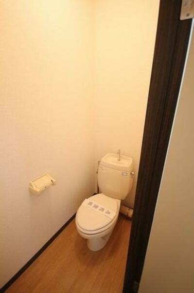 画像11:【トイレ】白基調のトイレスペースです☆