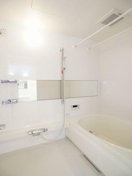 画像7:☆浴室☆白ベースのカラーパネルで清潔感のある浴室です。