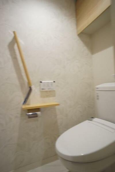画像9:☆トイレ☆暖房洗浄便座付トイレです♪