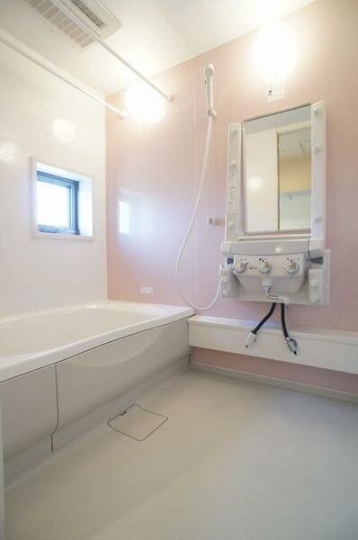 画像12:シャワードバス付きの浴室でゆっくり入浴をお楽しみください♪