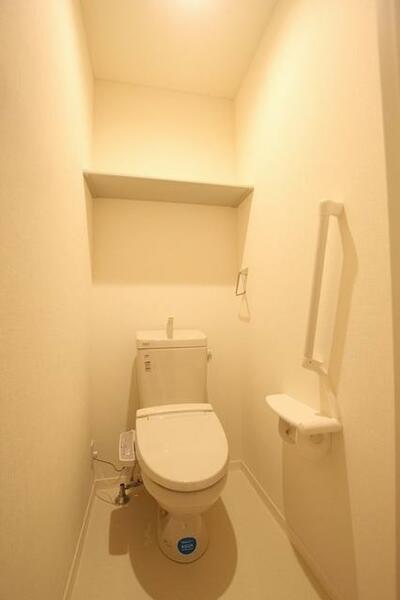 画像15:【Toilet】【暖房洗浄便座】快適性能も充実しています。