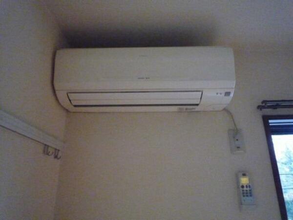 画像12:室内にはエアコンが一台備え付き♪購入コストを削減出来ます♪
