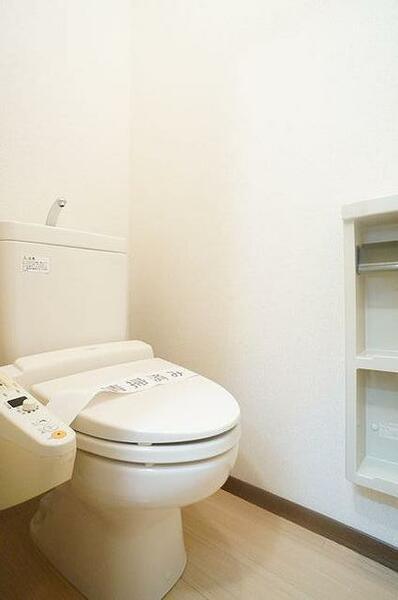 画像9:【トイレ】暖房洗浄機能が付いておりますので、清潔にご利用することができます♪