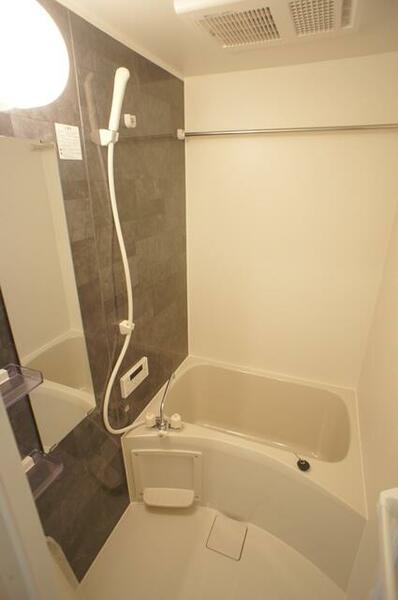 画像6:浴室簡素基