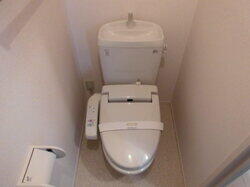 画像7:トイレ（温水洗浄暖房便座）