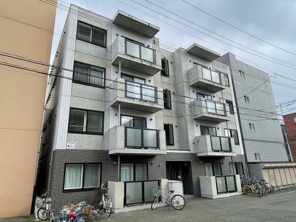 北海道札幌市中央区南十二条西７丁目(賃貸マンション1LDK・4階・42.01㎡)の写真 その1