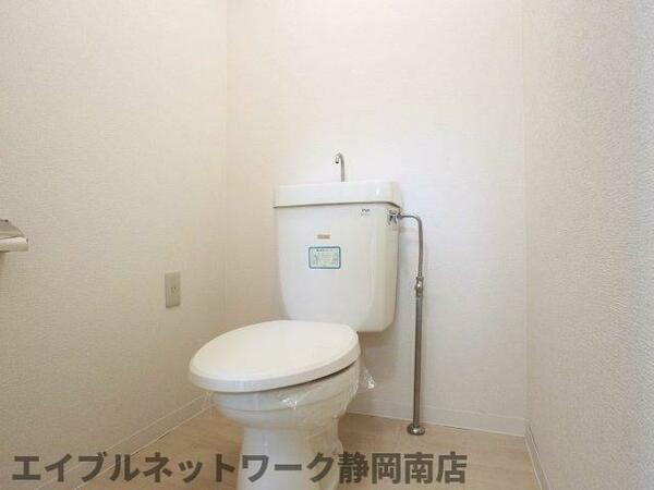 画像12:清潔感のあるトイレです